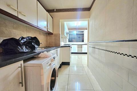 undefined, Mornington Crescent, Hounslow, TW5