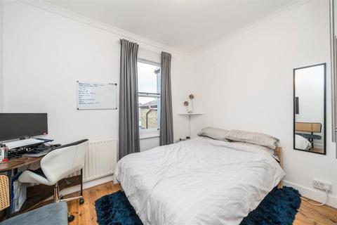 1 bedroom flat to rent, Sandycombe Road, Kew TW9