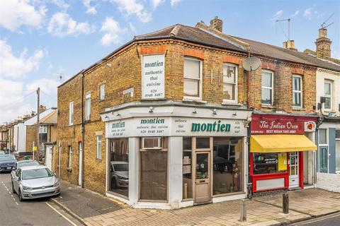 1 bedroom flat to rent, Sandycombe Road, Kew TW9