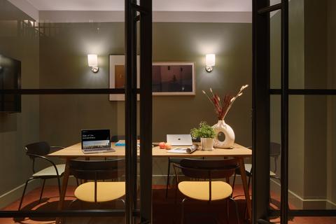 undefined, Tribu Kingston, Old London Road KT2