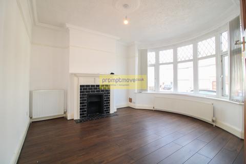 4 bedroom semi-detached house to rent, Wardown Crescent Luton LU2 7JU