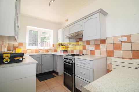 4 bedroom semi-detached house to rent, Wardown Crescent Luton LU2 7JU