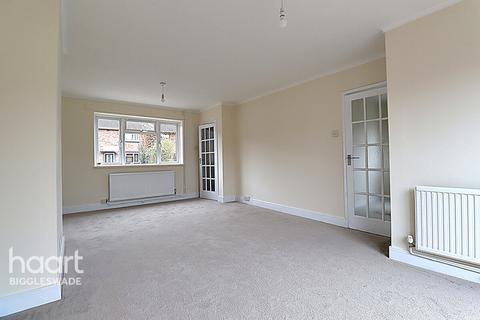 3 bedroom end of terrace house for sale, The Rowlands, Biggleswade
