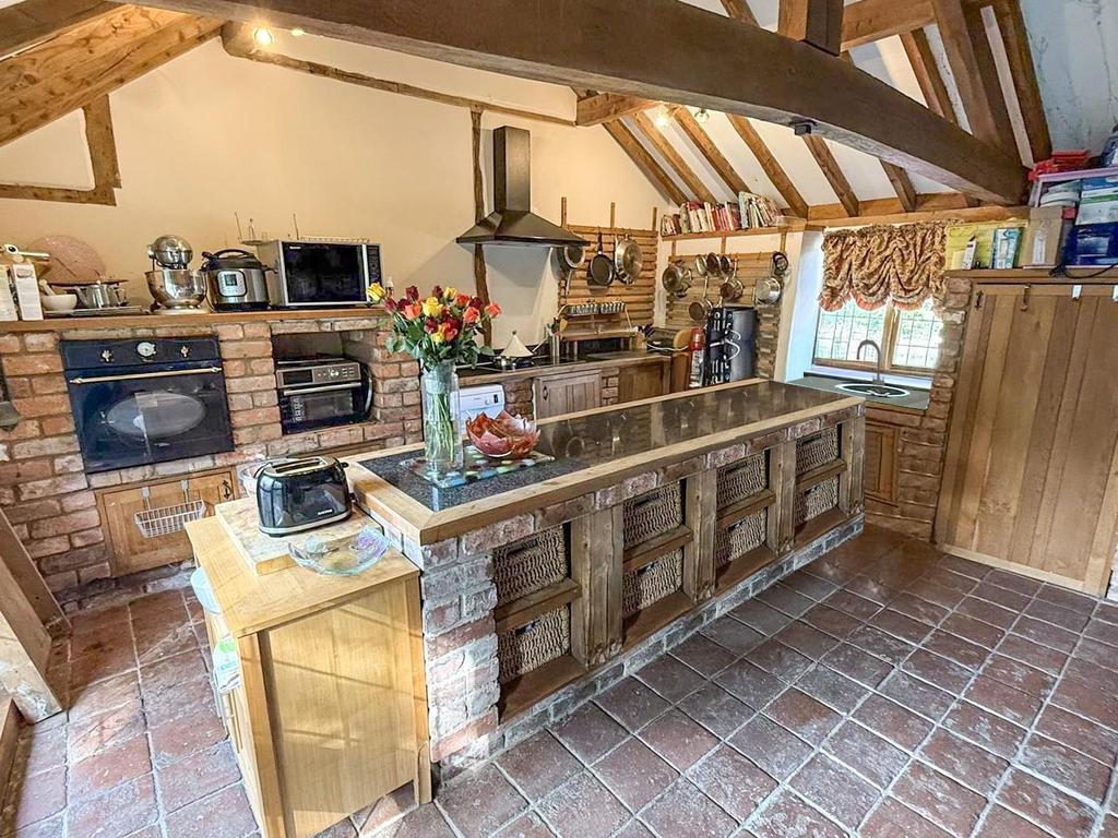 Kitchen/ Dining Room