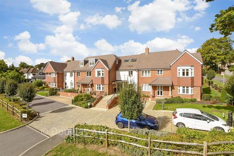 2 bedroom ground floor flat for sale, Outwood Lane, Chipstead, Surrey
