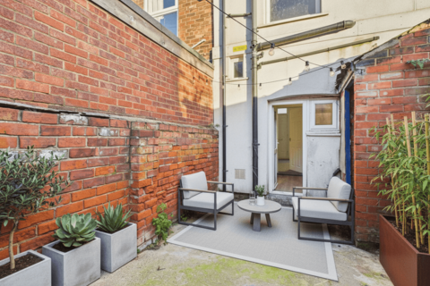 undefined, Rose Avenue, Airlie Street, Hull, HU3