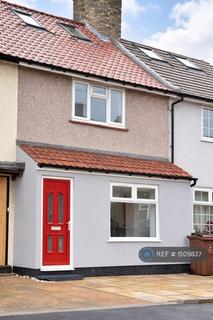 4 bedroom terraced house to rent, Valence Wood Road, Dagenham, RM8