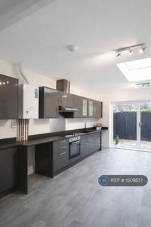 4 bedroom terraced house to rent, Valence Wood Road, Dagenham, RM8