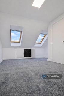 4 bedroom terraced house to rent, Valence Wood Road, Dagenham, RM8