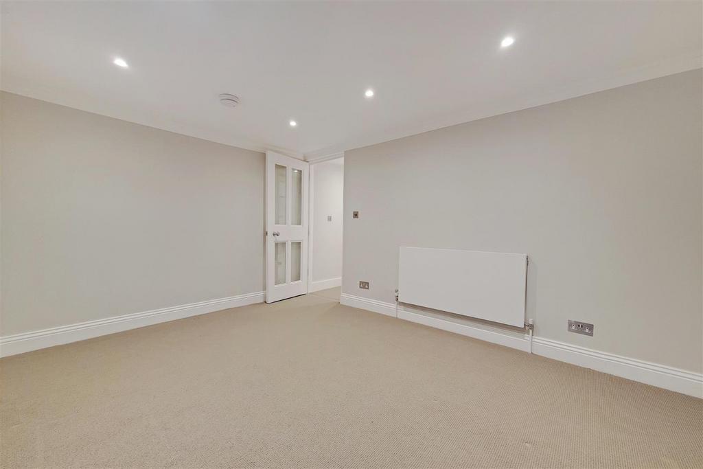 6. Bedroom 4.jpg