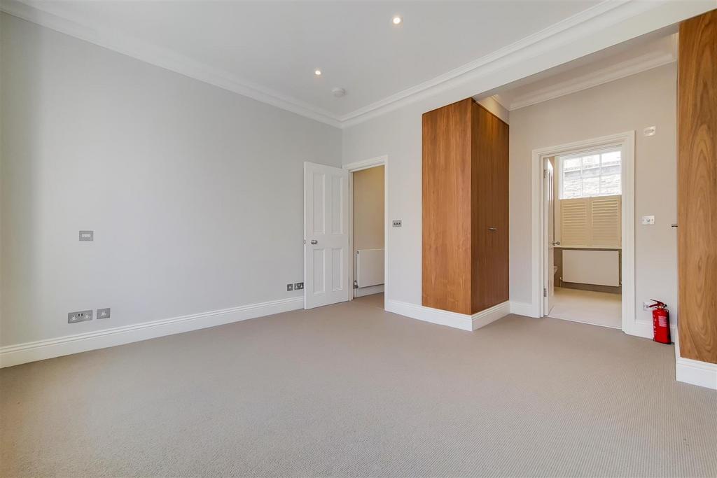 10. Main Bedroom 1.jpg