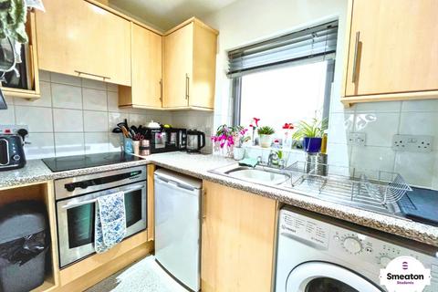 1 bedroom penthouse to rent, Plymouth, Devon PL4