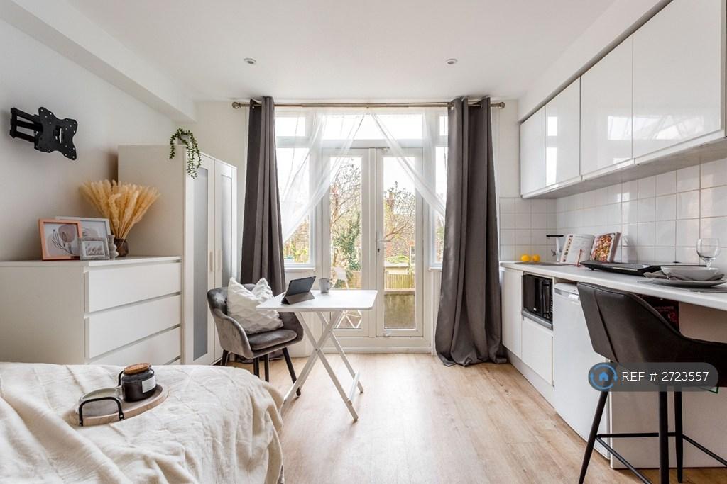Modern, Bright Studio Flat Comes Fully Furnished