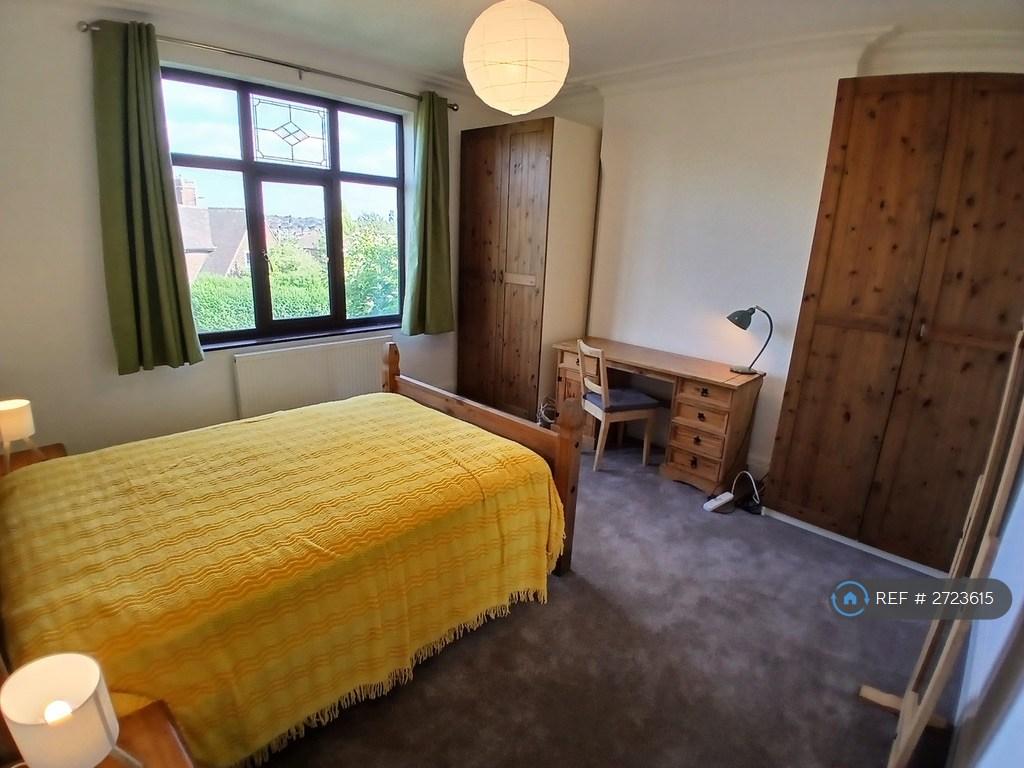 Available Double Bedroom On Middle Floor