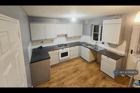 2 bedroom terraced house to rent, Stern Close, Barking, IG11