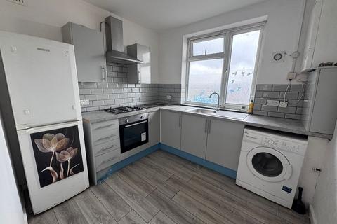2 bedroom flat to rent, High Road Leyton, Leyton E10 6RF