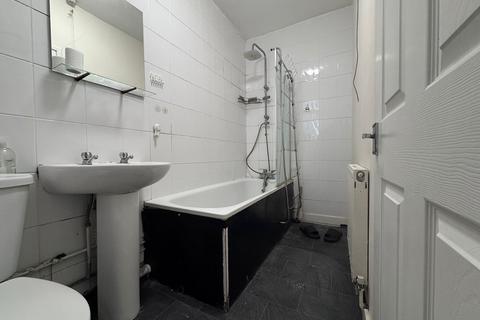 2 bedroom flat to rent, High Road Leyton, Leyton E10 6RF