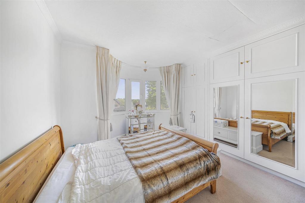 Bedroom 1.jpg