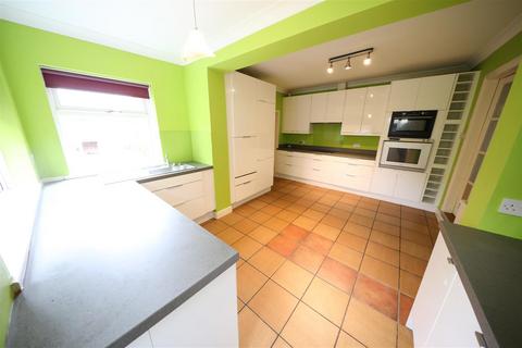 undefined, Ella Street, Hull