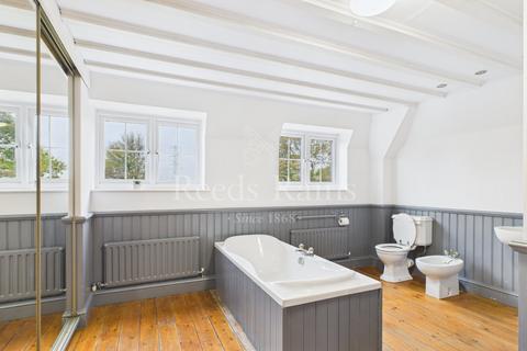 3 bedroom detached house for sale, Highcross Road, Gravesend DA13