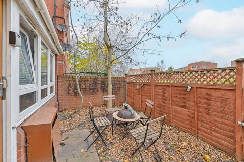 1 bedroom flat for sale, Mortlock Close, Peckham, London, SE15