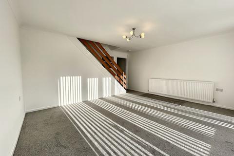 3 bedroom semi-detached house to rent, Preston Avenue, Manchester M30