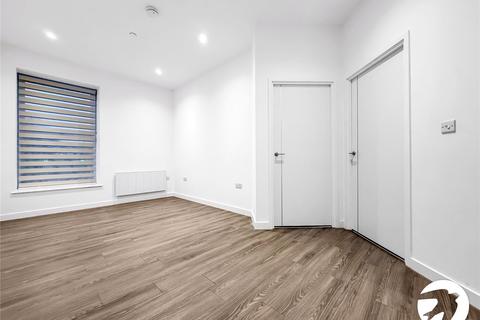 2 bedroom flat to rent, Quayside, Chatham Maritime, Chatham, Kent, ME4