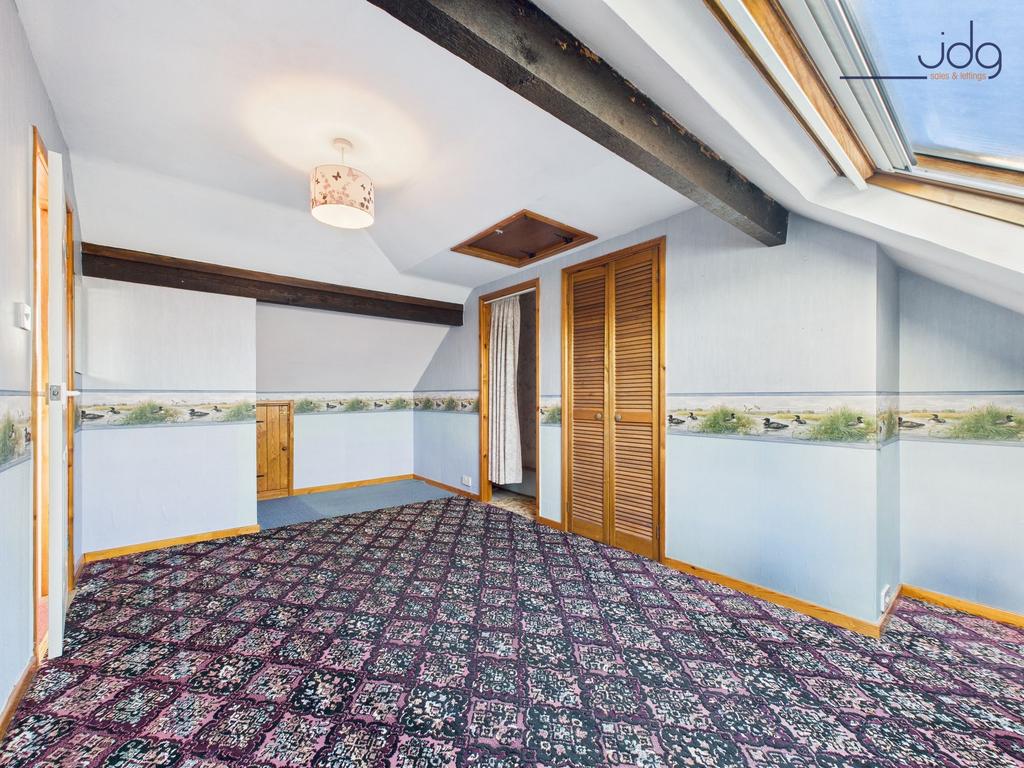 Double Bedroom 1 with storage