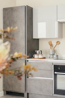 1 bedroom flat for sale, Chiswick High Road, W4