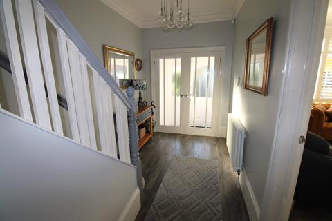 undefined, Deyncourt Gardens, Upminster RM14