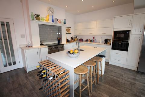 undefined, Deyncourt Gardens, Upminster RM14