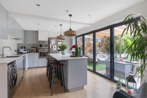 3 bedroom semi-detached house for sale, Barrow Close, Dorchester