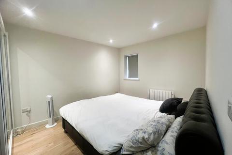 2 bedroom apartment to rent, Acton High Street, London W3