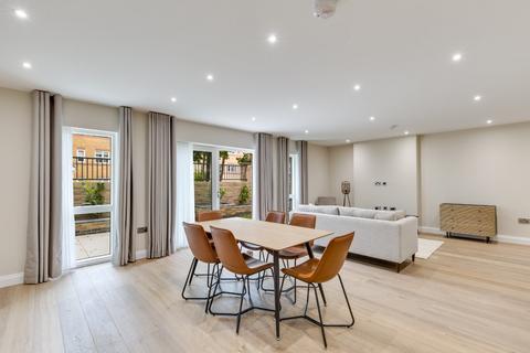 3 bedroom apartment to rent, Purley Avenue, Cricklewood, London, NW2