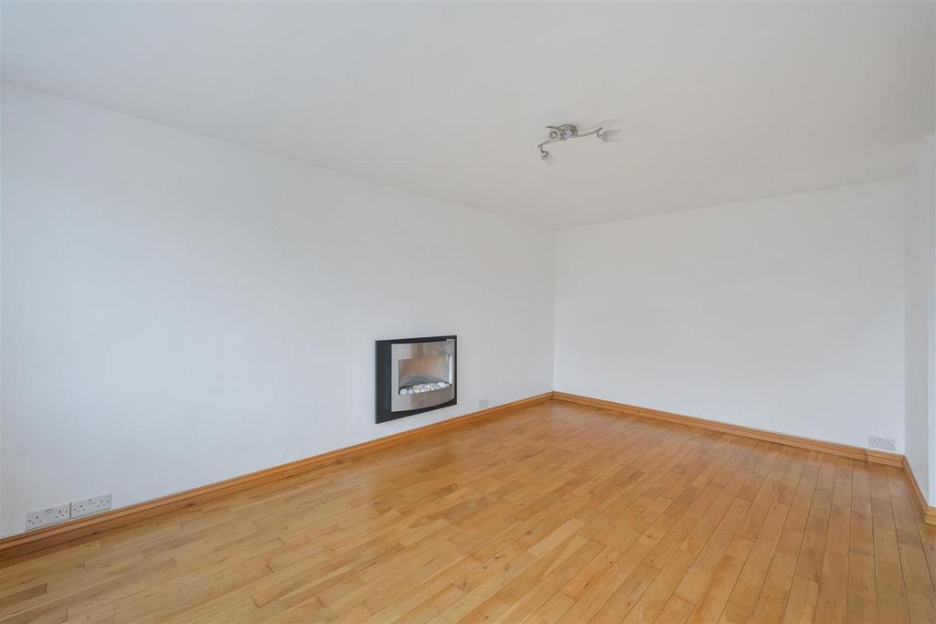 DOWNSIDE COURT  (11).jpg