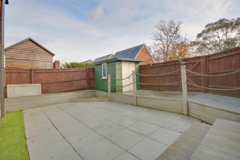 undefined, BITTERNE! CHAIN FREE! PRIVATE GARDEN AND ACCESS!
