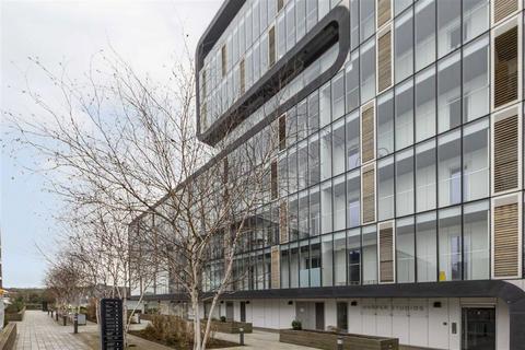 3 bedroom flat to rent, Love Lane, London SE18