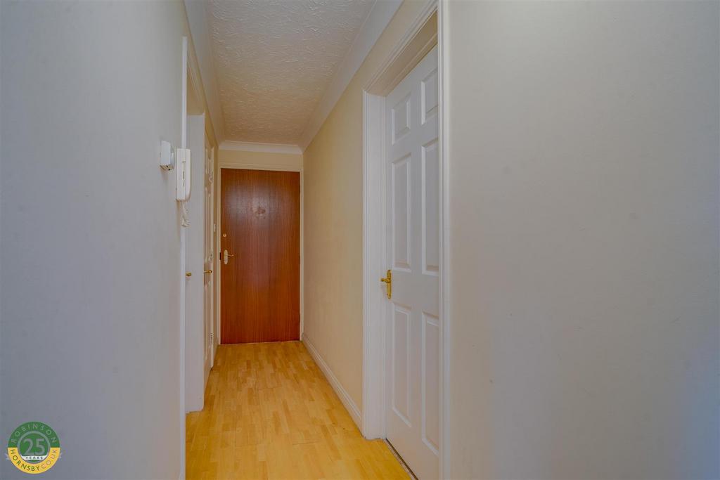 Hallway 1.jpg