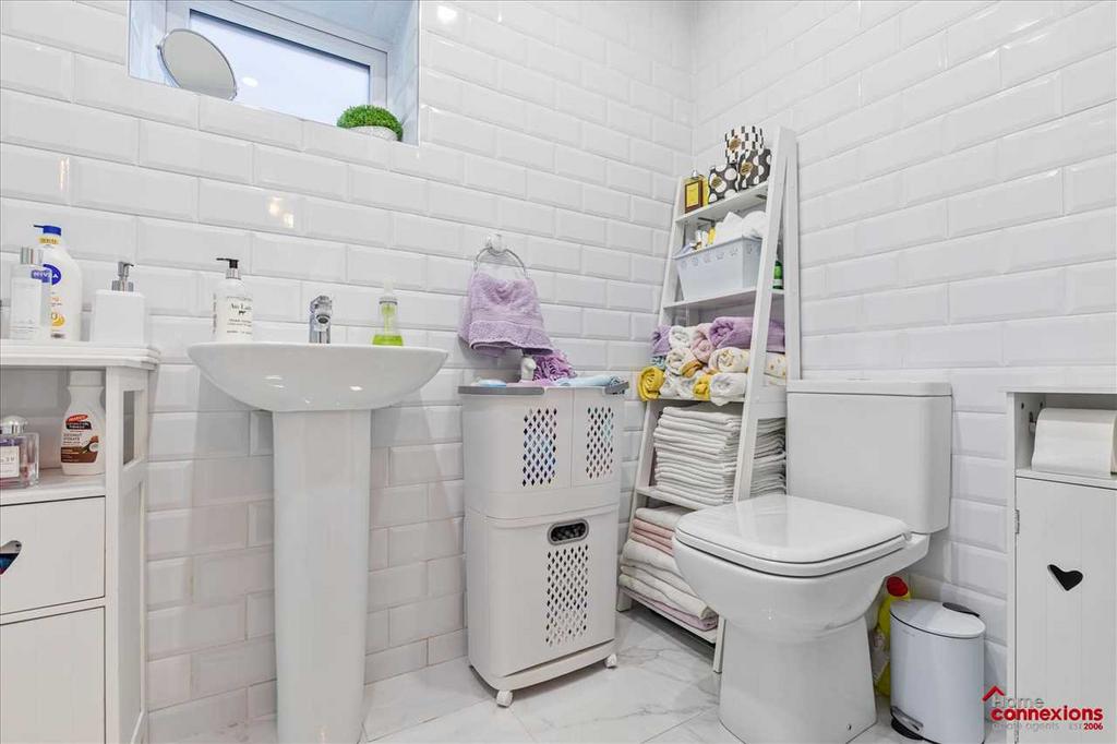 Lower Level Shower