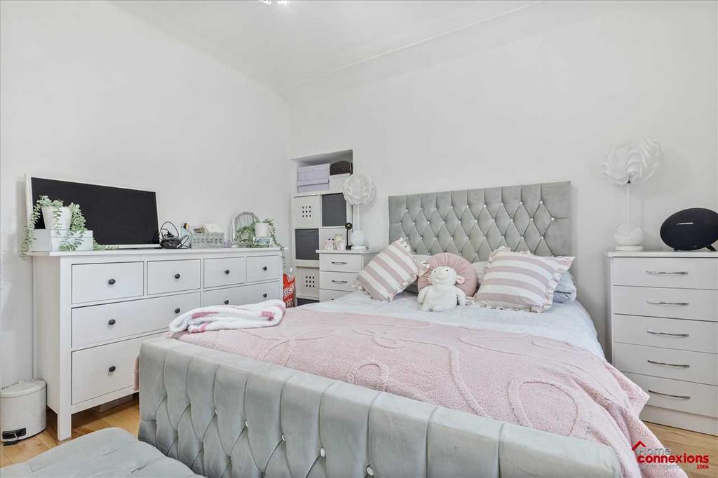 Bedroom Two (2)