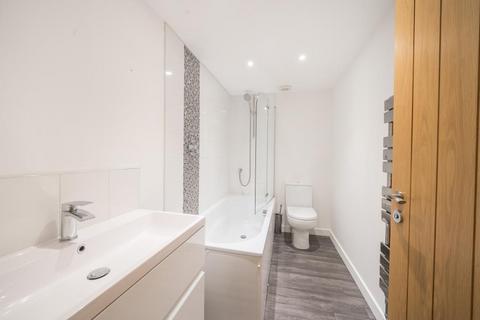 2 bedroom flat for sale, Newbury,  Berkshire,  RG14