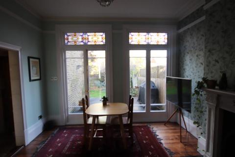 2 bedroom flat for sale, London, SE6