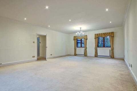 undefined, Elizabethan Court, Hendon Lane, London N3