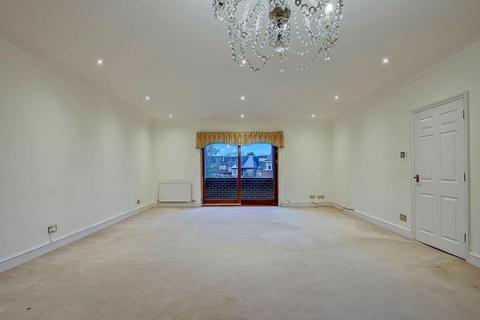 undefined, Elizabethan Court, Hendon Lane, London N3