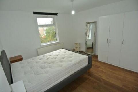 2 bedroom flat for sale, London, SE6