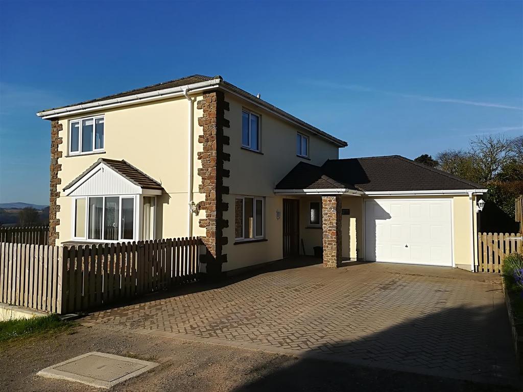 4 bedroom Detached for rent