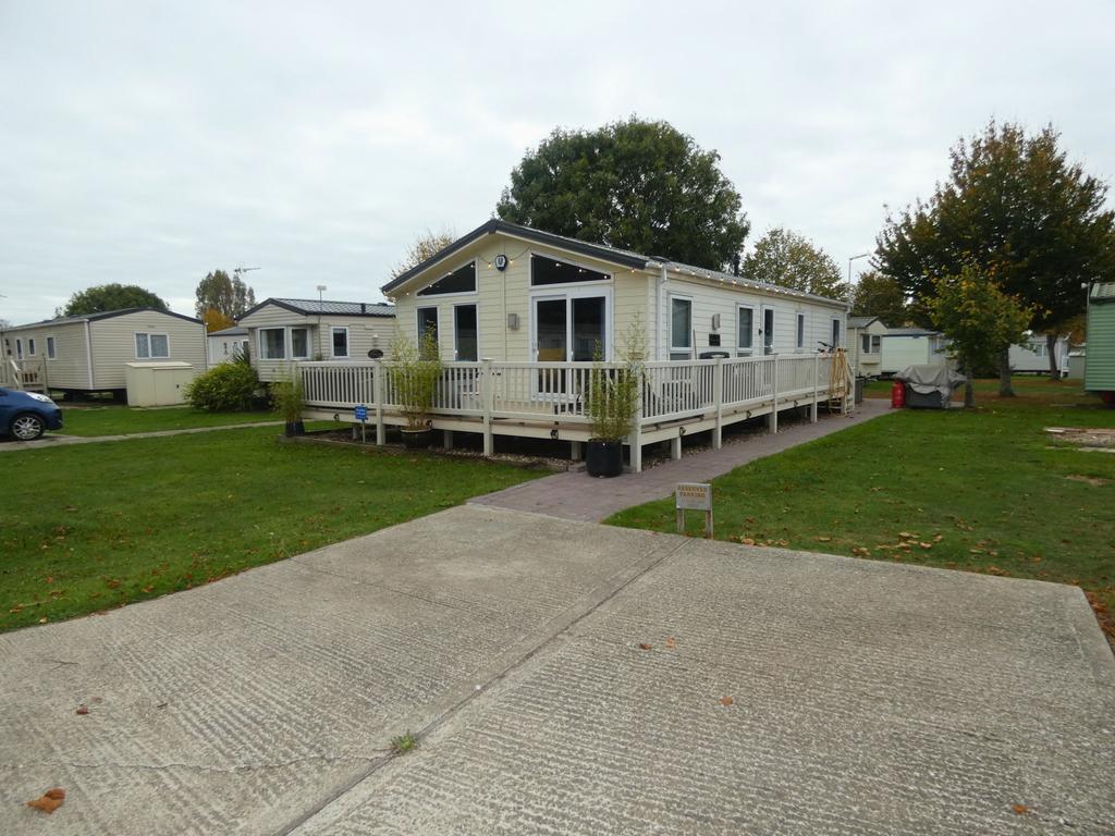 2 Bedroom Park Home for Sale