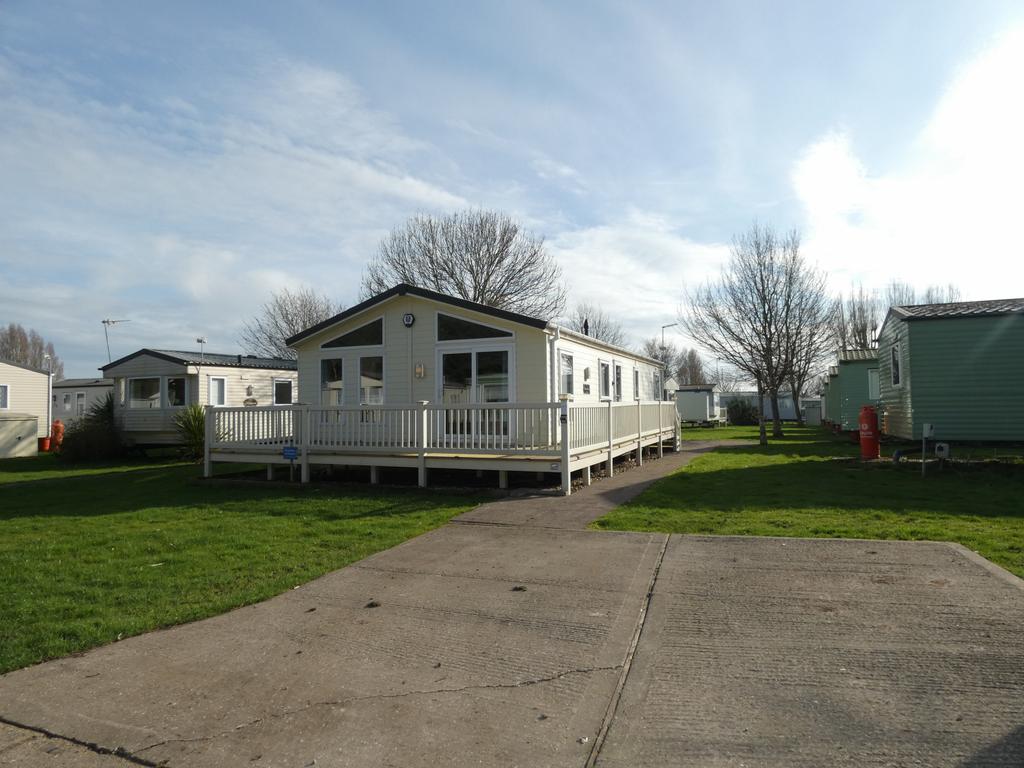 2 Bedroom Park Home for Sale