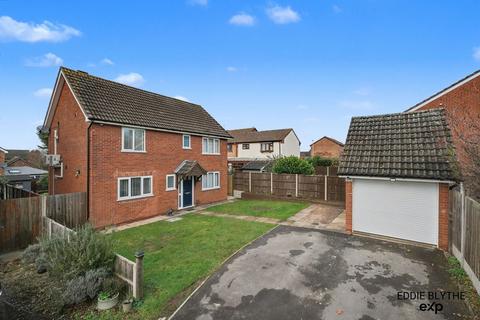 4 bedroom detached house for sale, Lea Close, Leicester LE9