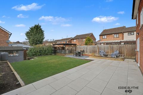 4 bedroom detached house for sale, Lea Close, Leicester LE9